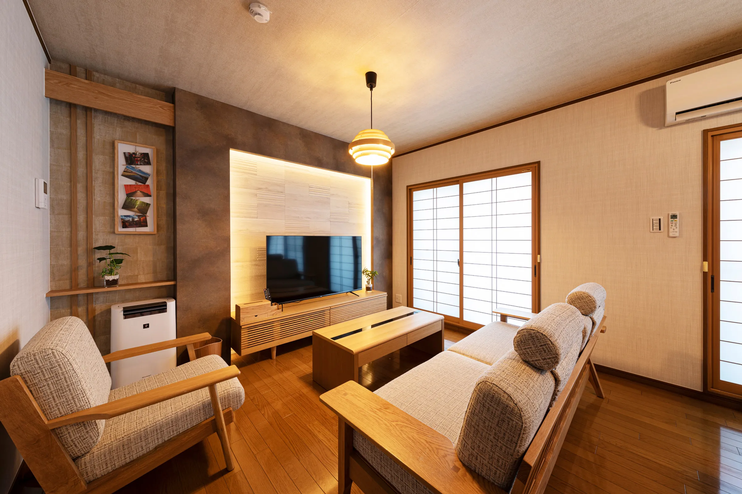 Shirakabanoyado RYOGETSU — Living area
