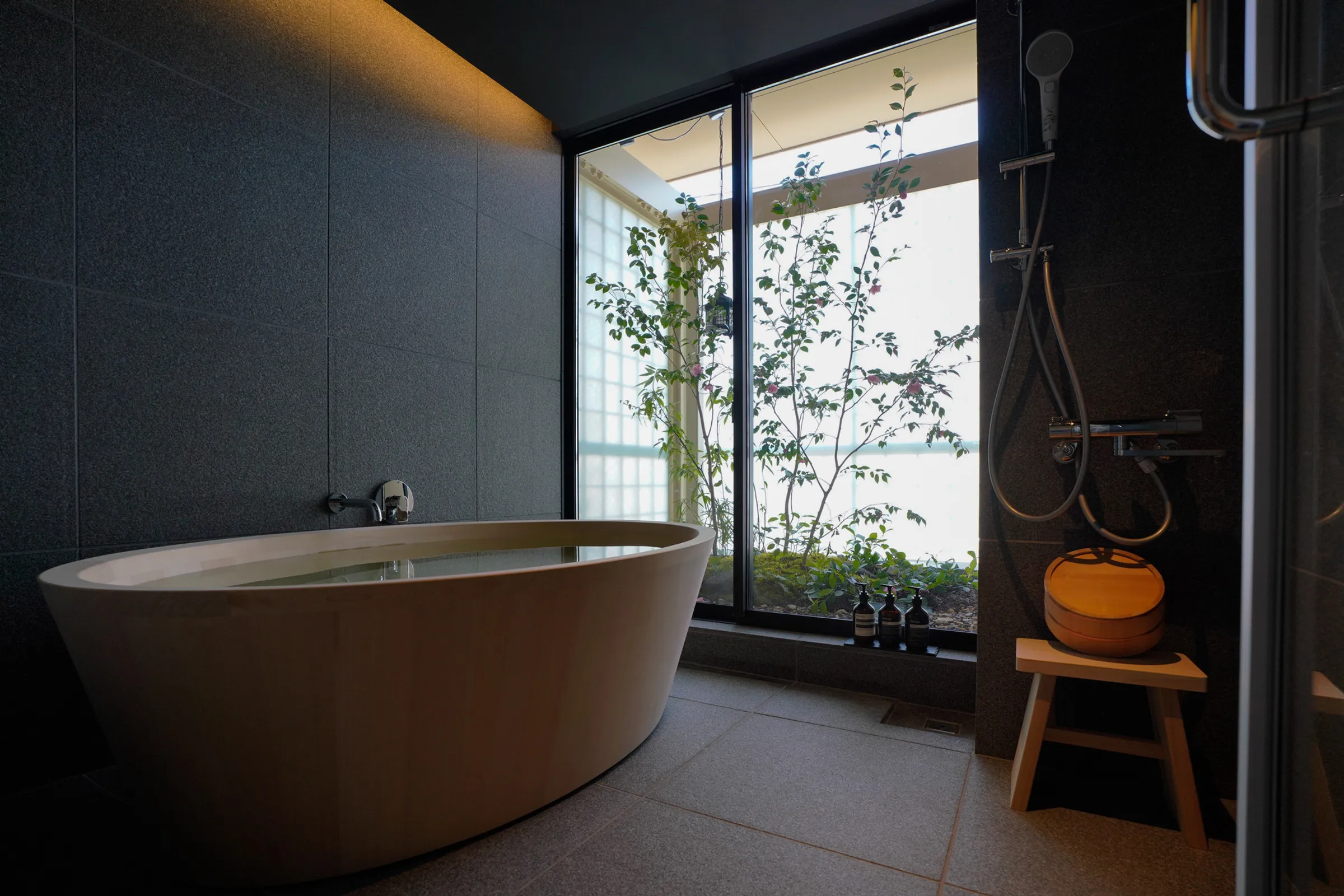 Shirakaba ROKUI — Hinoki cypress bath