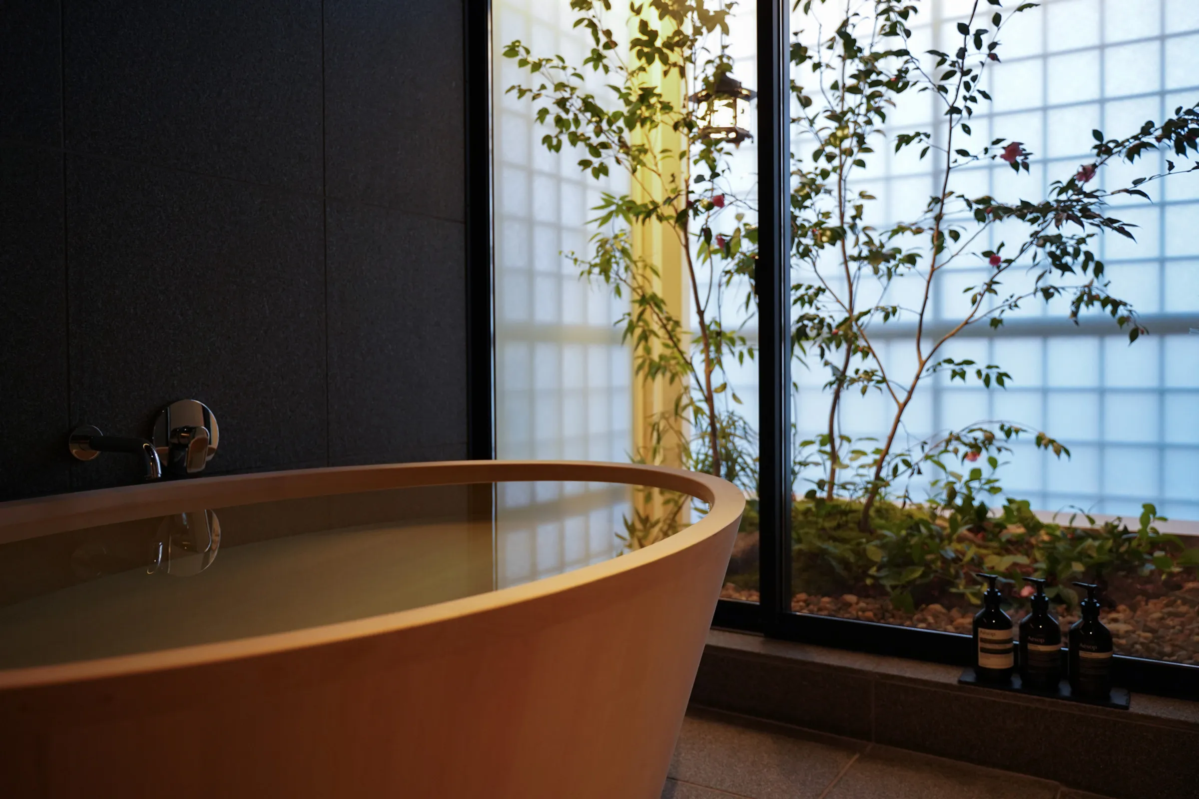 Shirakaba ROKUI — Hinoki cypress bath