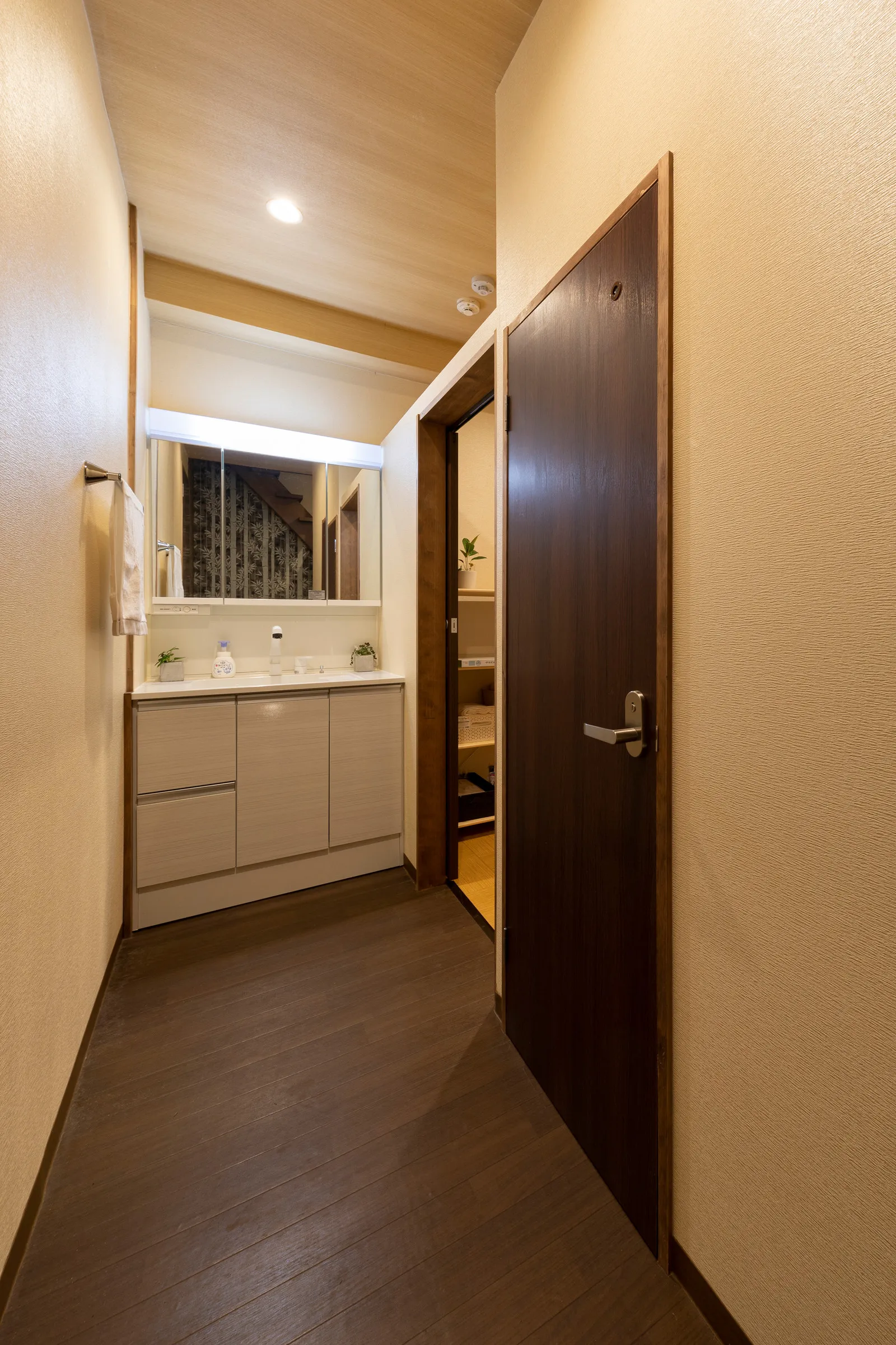 Shirakabanoyado MAMEMACHIIE — Washroom