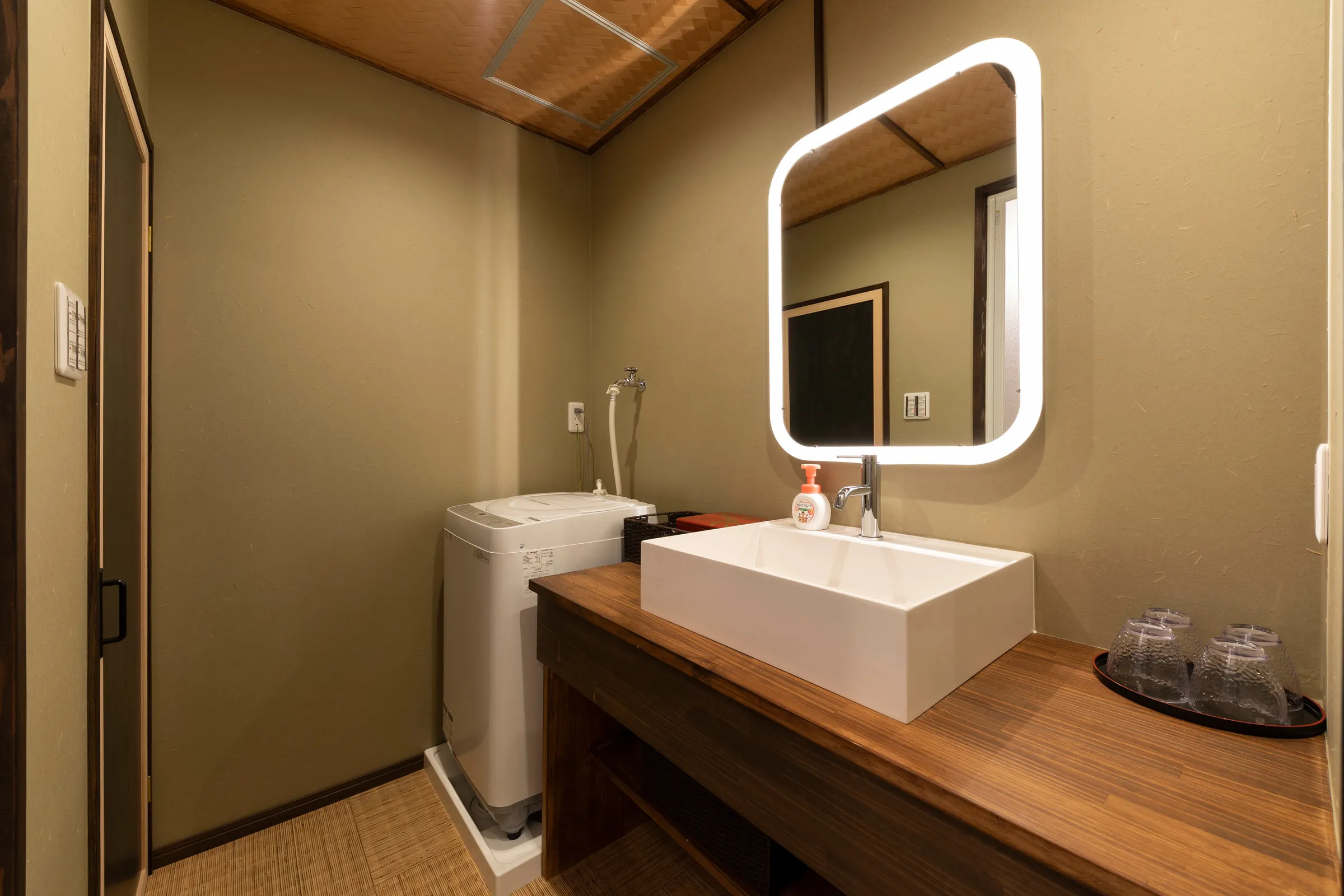 Shirakabanoyado DOUNIWA — Washroom