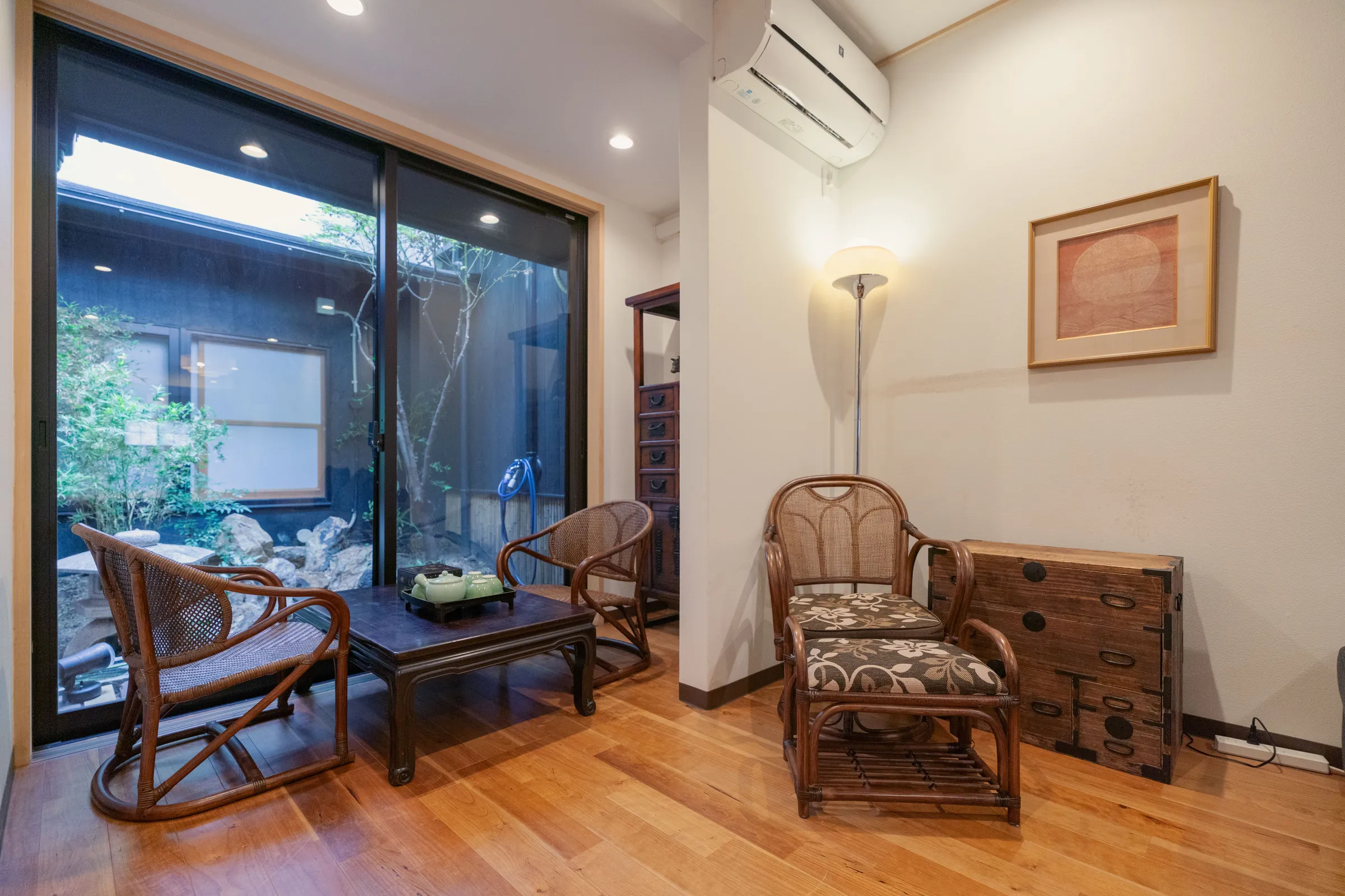 Shirakabanoyado MUTSUKI — Living area