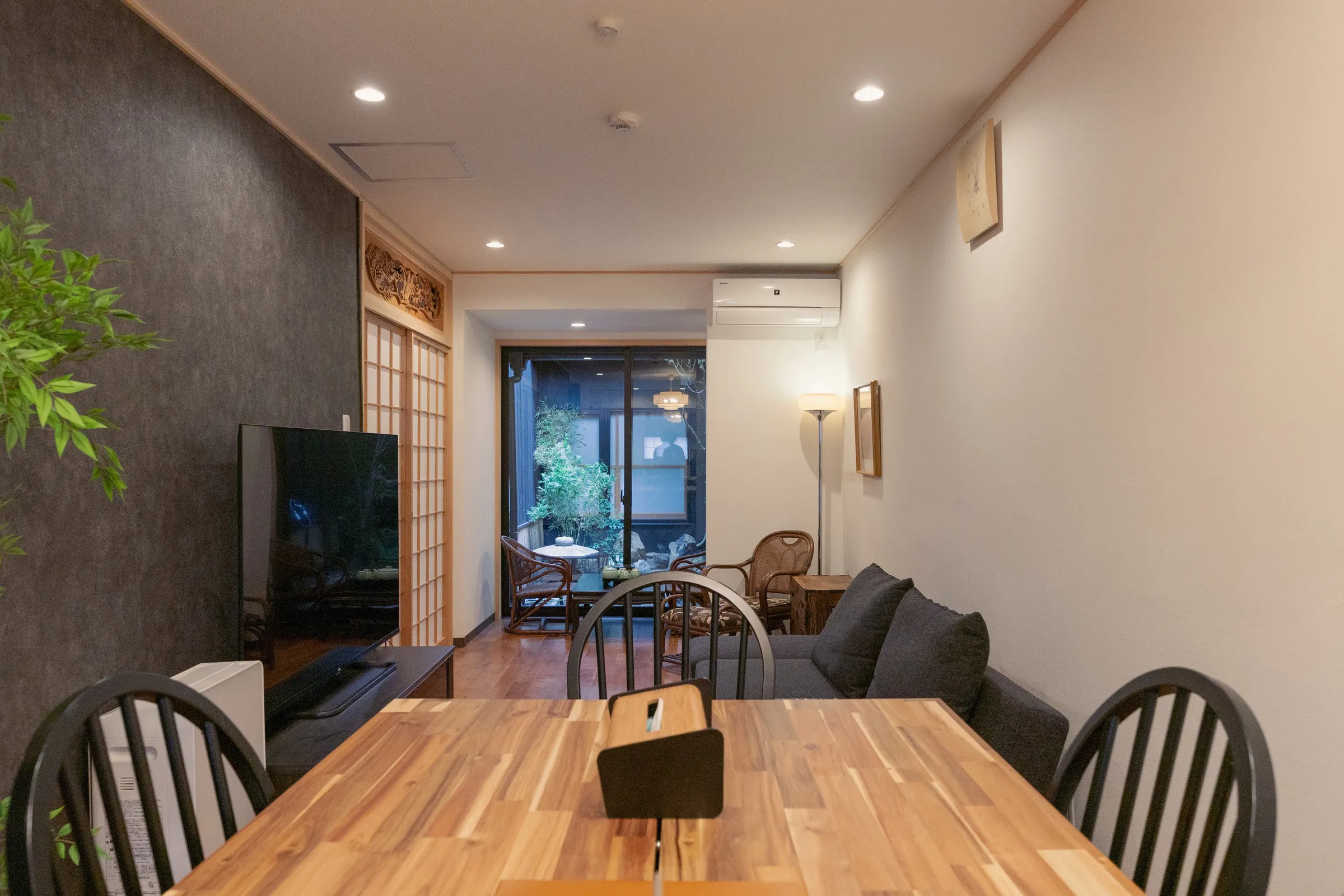 Shirakabanoyado MUTSUKI — Dining area